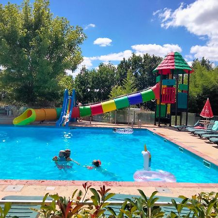 Гостевой дом Camping Fontaine Du Roc Devillac Экстерьер фото
