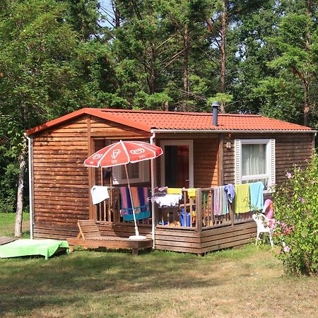 Гостевой дом Camping Fontaine Du Roc Devillac Экстерьер фото