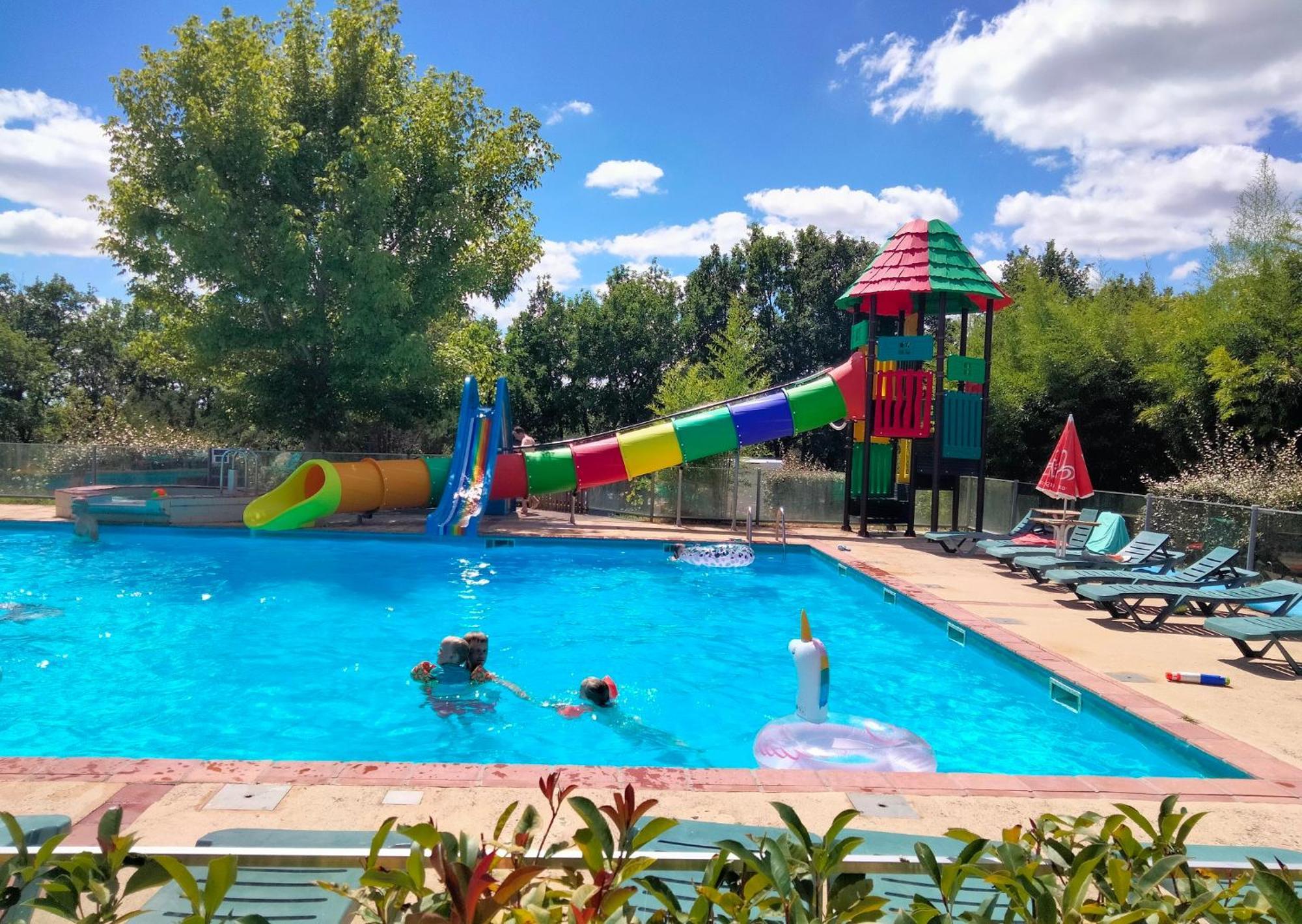 Гостевой дом Camping Fontaine Du Roc Devillac Экстерьер фото