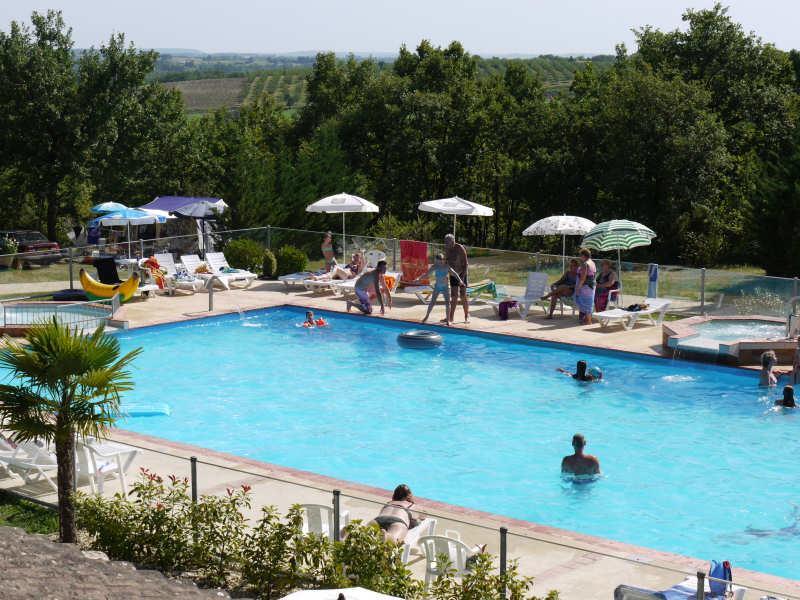 Гостевой дом Camping Fontaine Du Roc Devillac Экстерьер фото